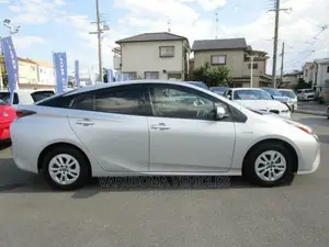Toyota Prius 2018 Silver