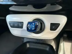 Toyota Prius 2018 Silver