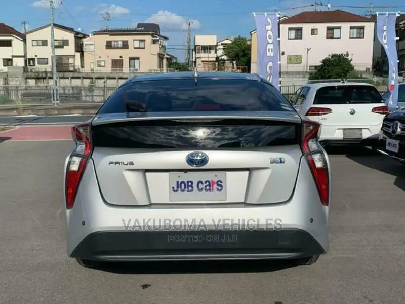 Toyota Prius 2018 Silver