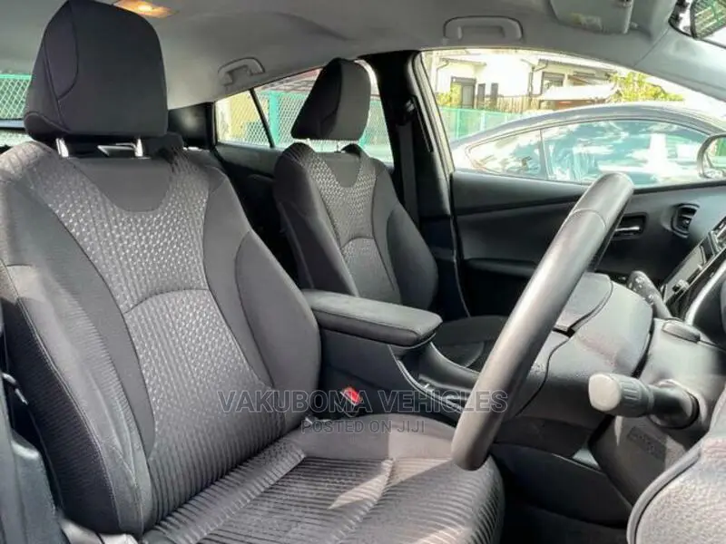 Toyota Prius 2018 Silver