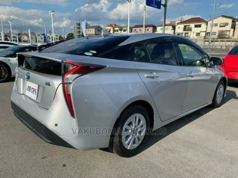 Toyota Prius 2018 Silver