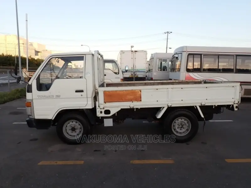 Toyota Toyoace Truck