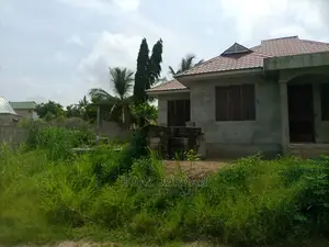 3bdrm Apartment in Graphite, Goba for Sale