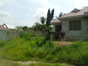 3bdrm Apartment in Graphite, Goba for Sale