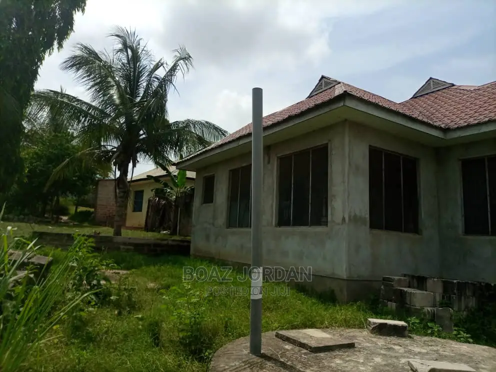 3bdrm Apartment in Graphite, Goba for Sale