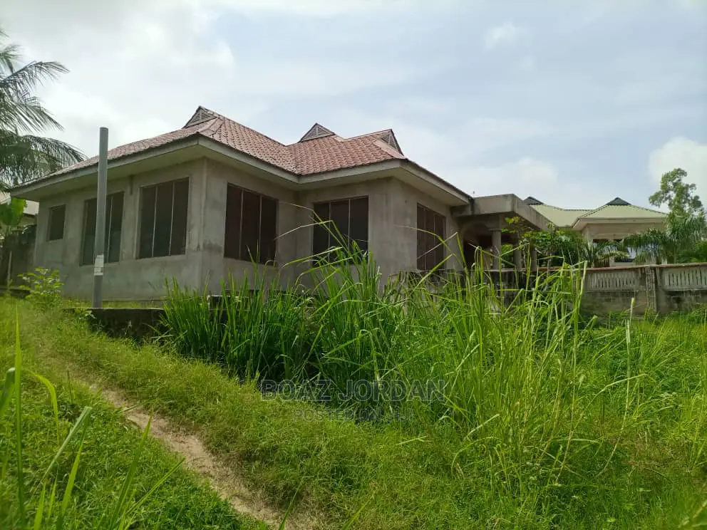 3bdrm Apartment in Graphite, Goba for Sale