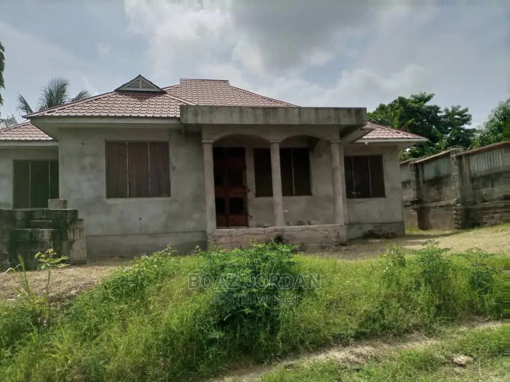 3bdrm Apartment in Graphite, Goba for Sale