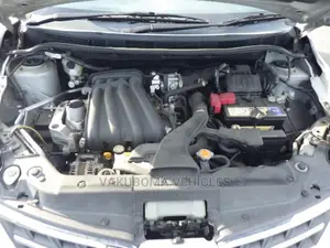 Nissan Tiida 2011 Silver