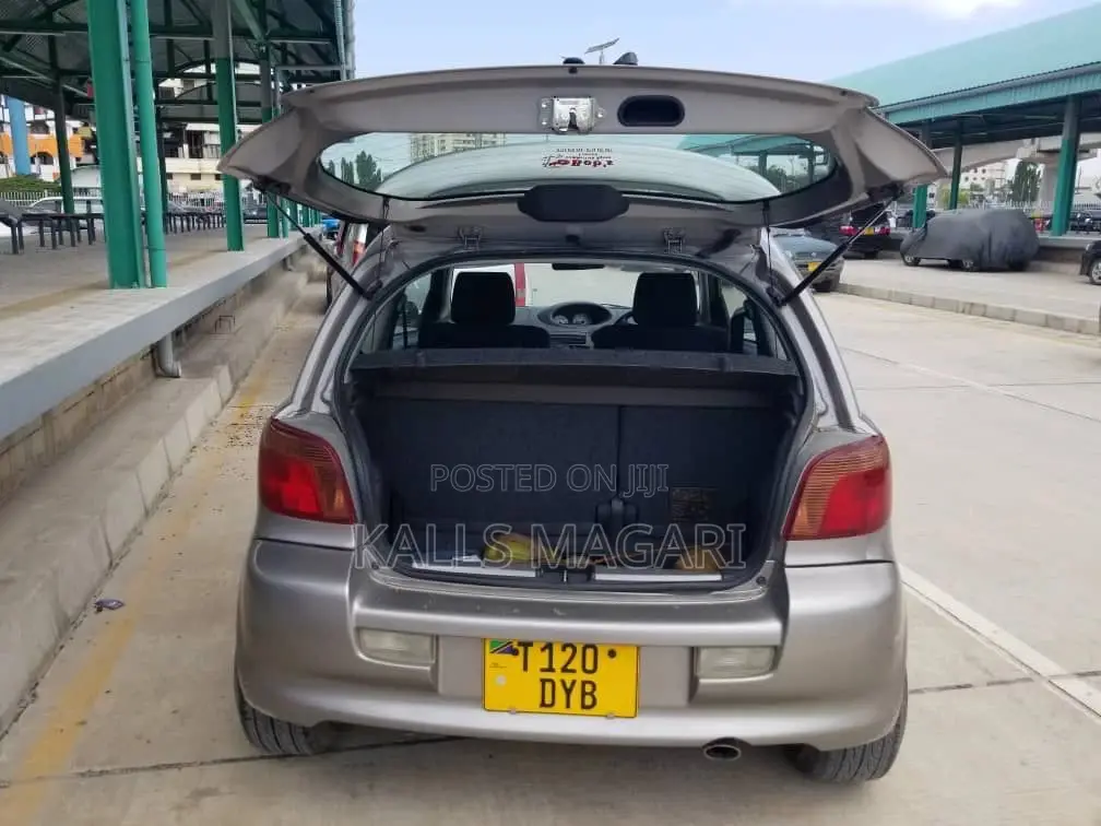 Toyota Vitz 2005