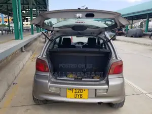 Toyota Vitz 2005