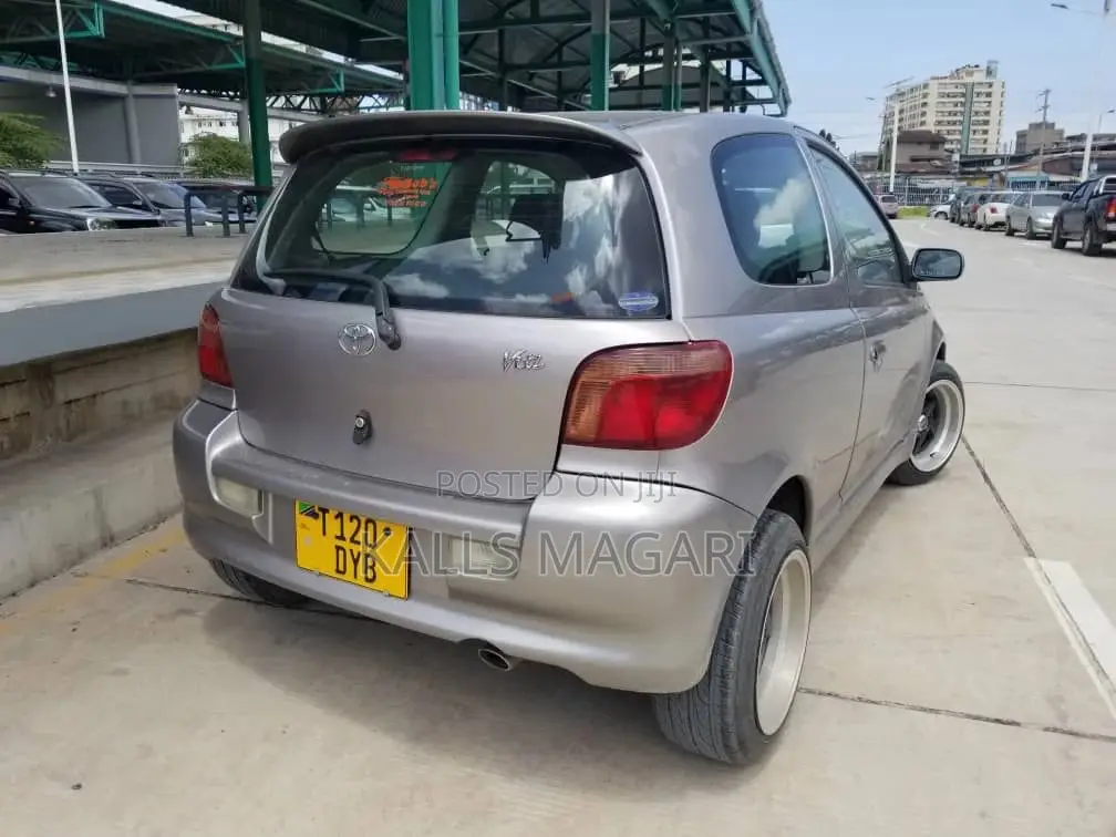 Toyota Vitz 2005