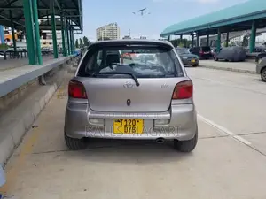 Toyota Vitz 2005