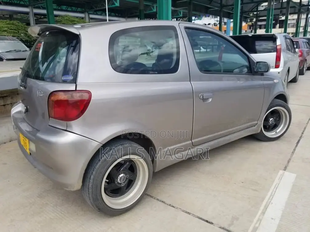 Toyota Vitz 2005