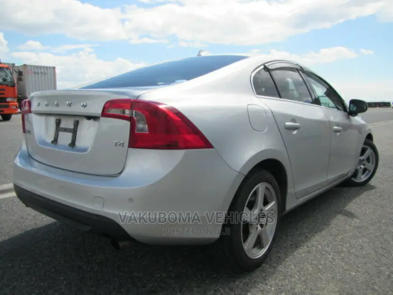 Volvo S60 2012 Silver