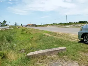 Eneo Kubwa La Kujenga Sheli Pamoja Na Yard Linauzwa Kibaha