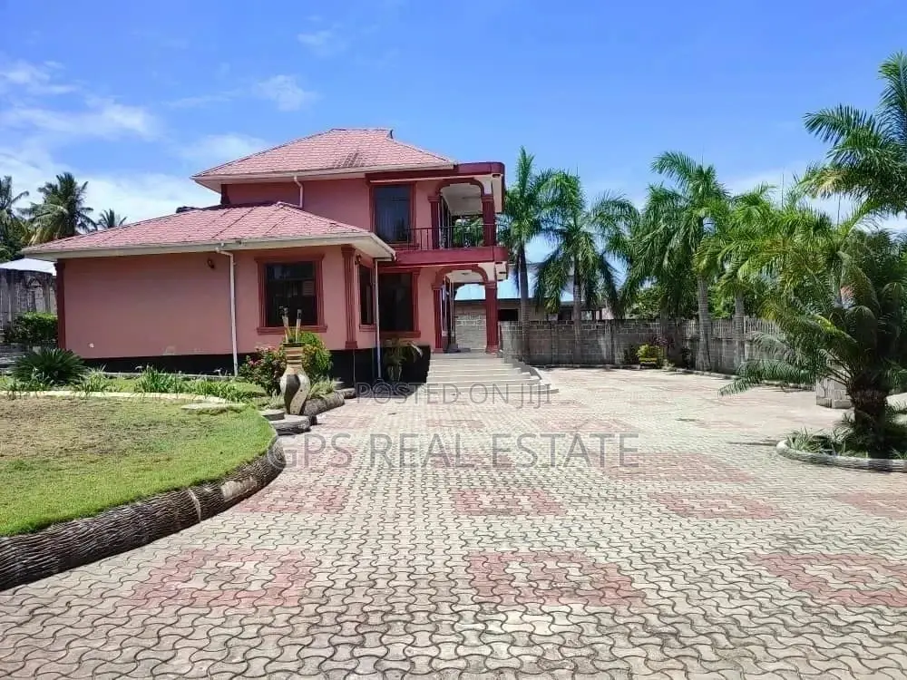 5bdrm House in Safari Mansa, Kigamboni for sale