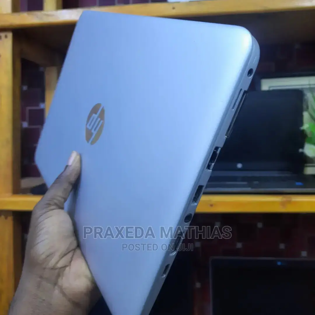Laptop HP EliteBook 820 G3 8GB Intel Core I5 HDD 500GB