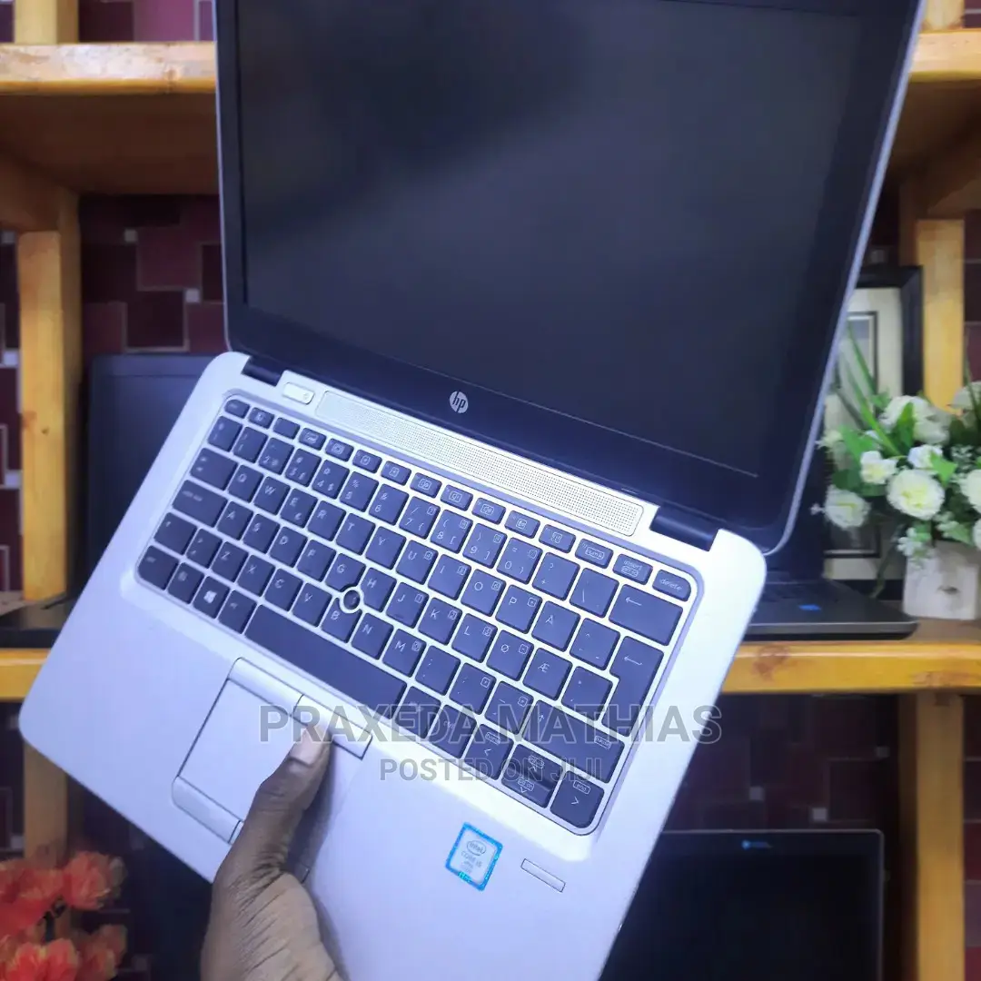 Laptop HP EliteBook 820 G3 8GB Intel Core I5 HDD 500GB
