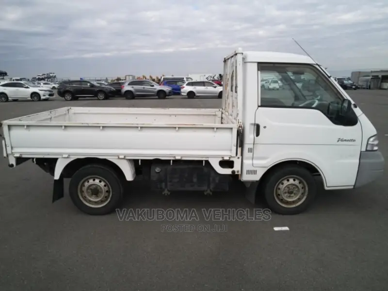 Nissan Vanette Truck
