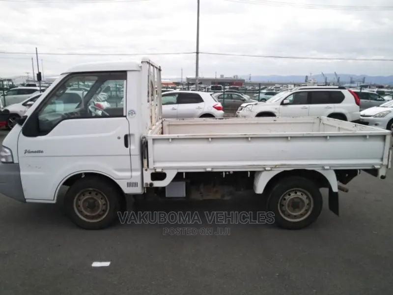 Nissan Vanette Truck