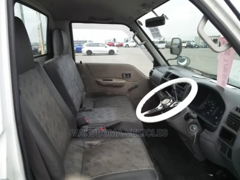 Nissan Vanette Truck