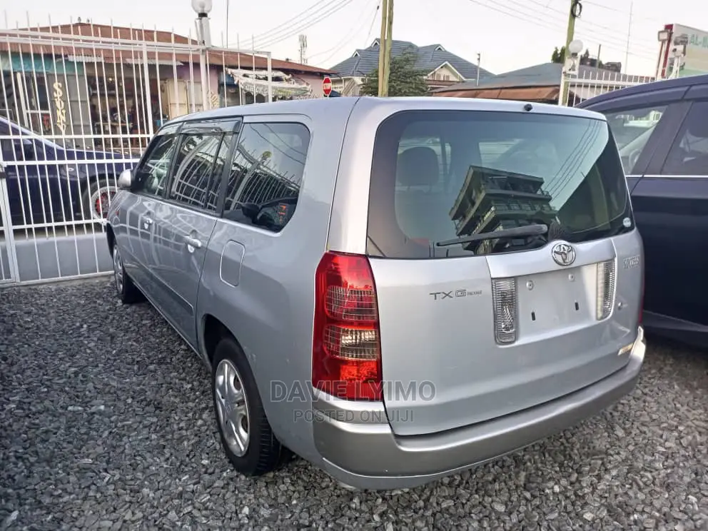 Toyota Succeed 2002 Silver