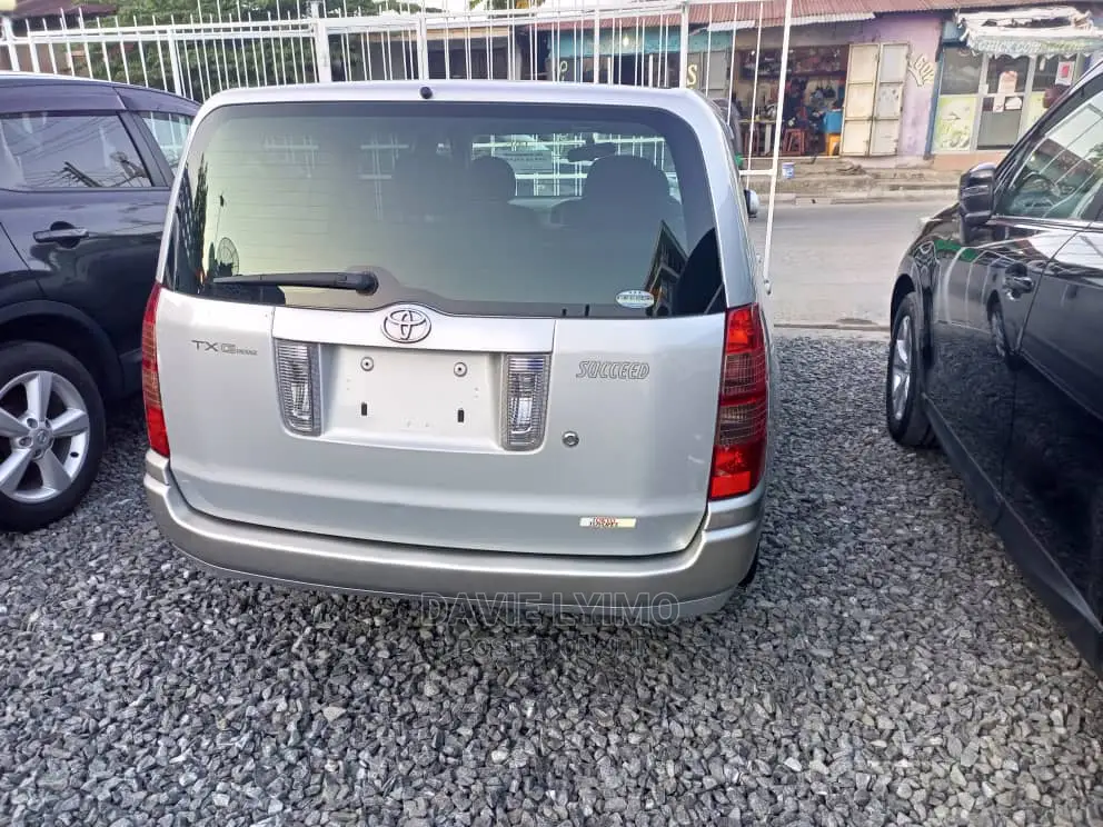 Toyota Succeed 2002 Silver