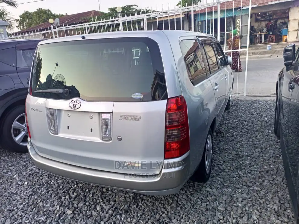 Toyota Succeed 2002 Silver