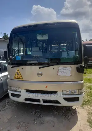 Nissan Minibus