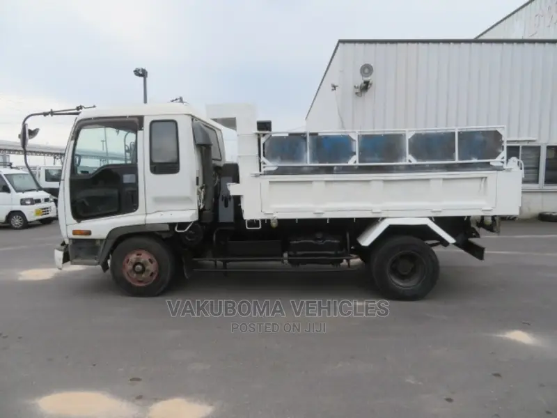 Isuzu Dump Truck