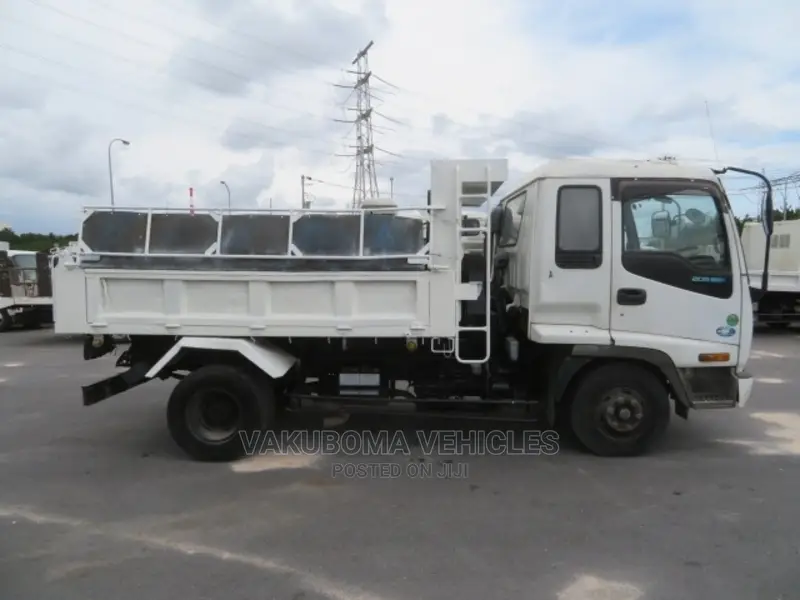 Isuzu Dump Truck