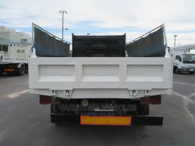 Isuzu Dump Truck