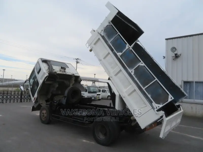 Isuzu Dump Truck