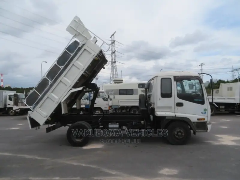 Isuzu Dump Truck