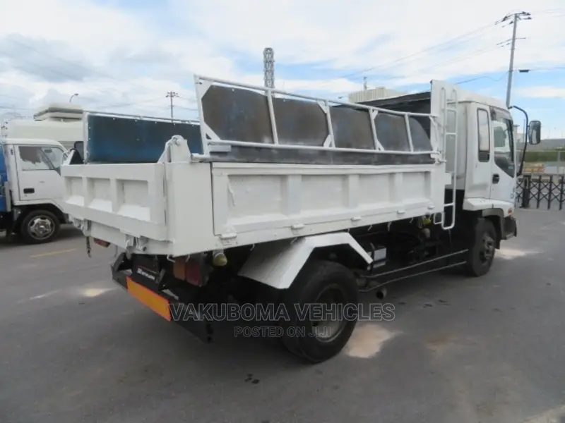 Isuzu Dump Truck