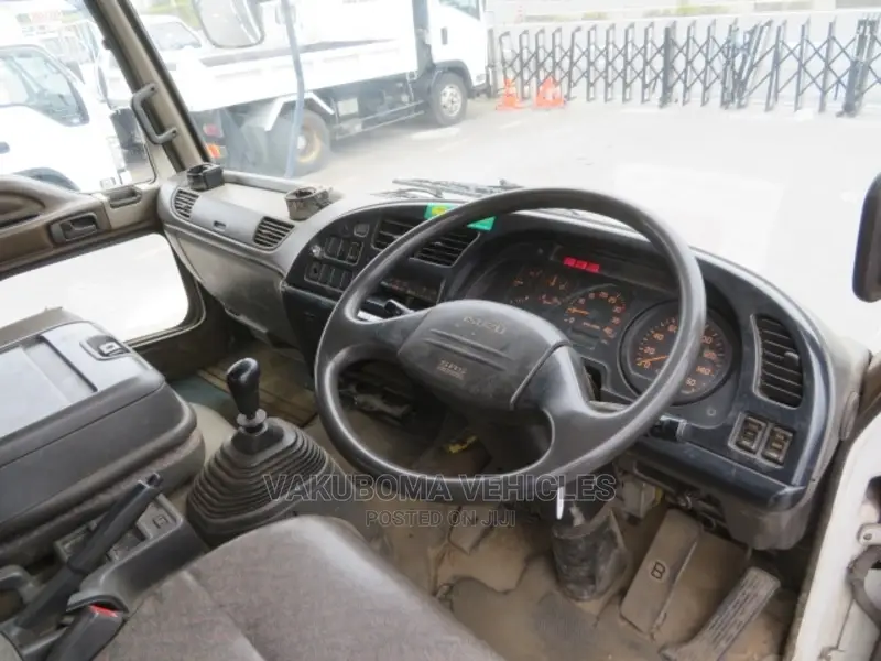 Isuzu Dump Truck