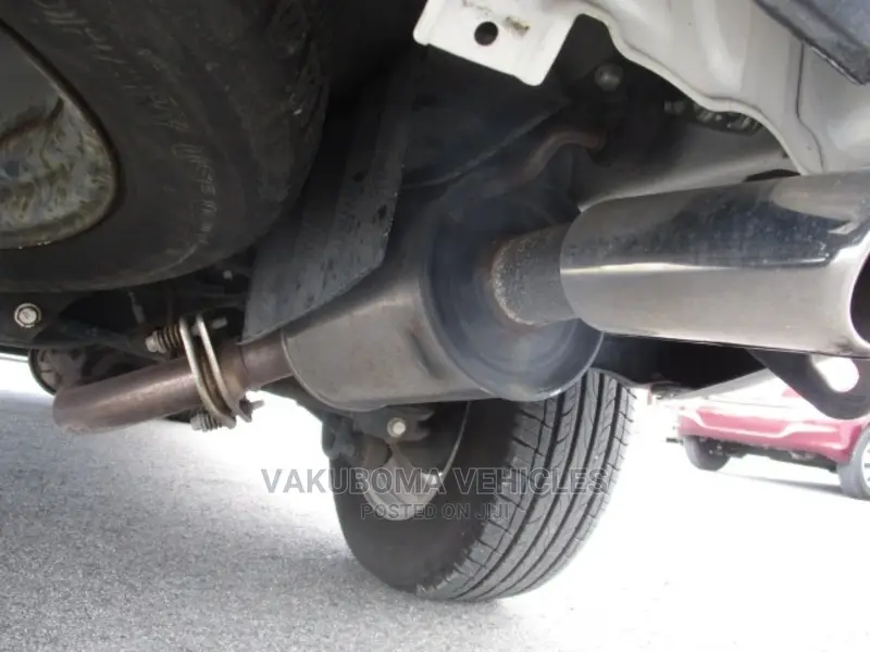 Toyota Harrier 2005 Pearl