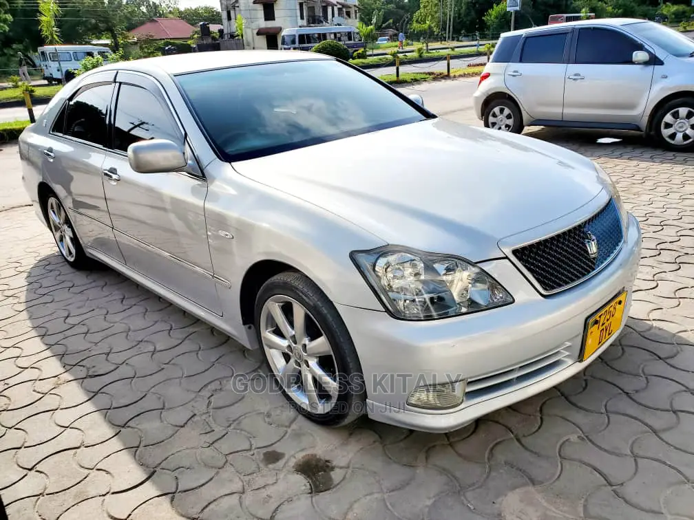 Toyota Crown 2005 Silver