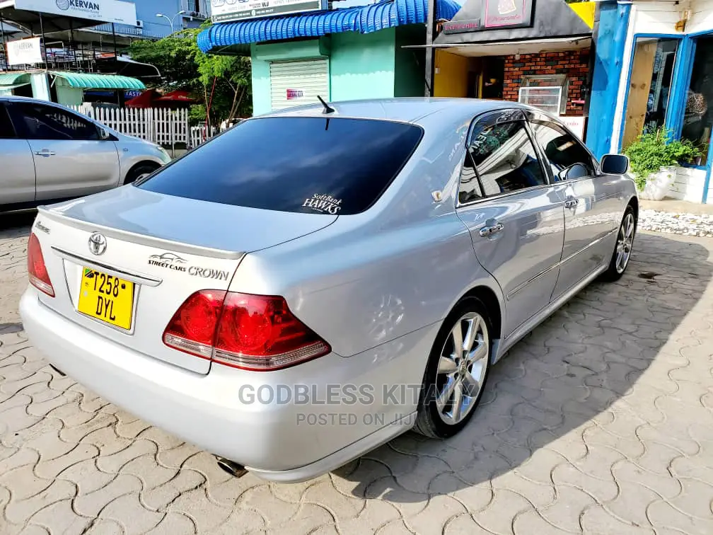 Toyota Crown 2005 Silver
