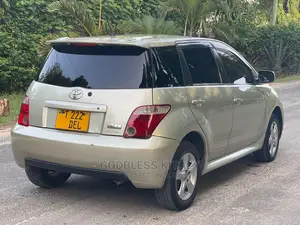 Toyota IST 2006 Gold