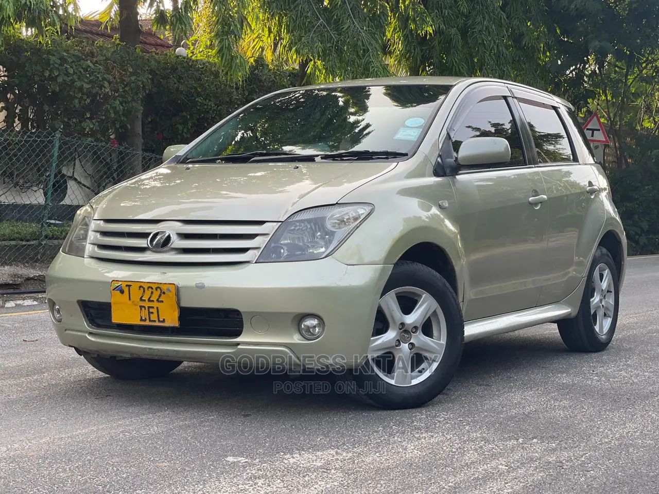 Toyota IST 2006 Gold