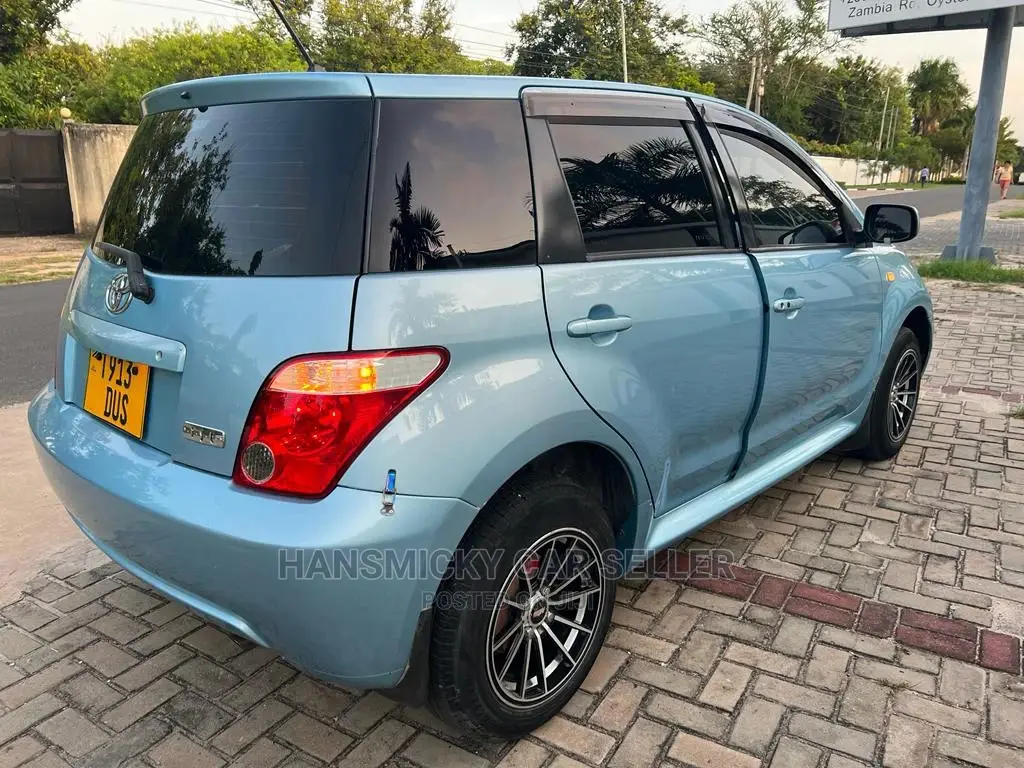 Toyota IST 2005 Blue