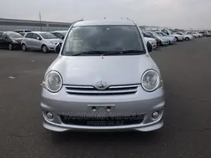 Toyota Sienta 2007 Silver