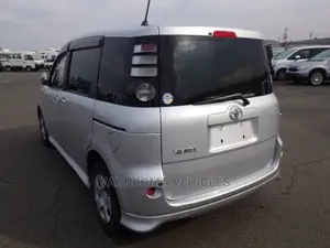 Toyota Sienta 2007 Silver