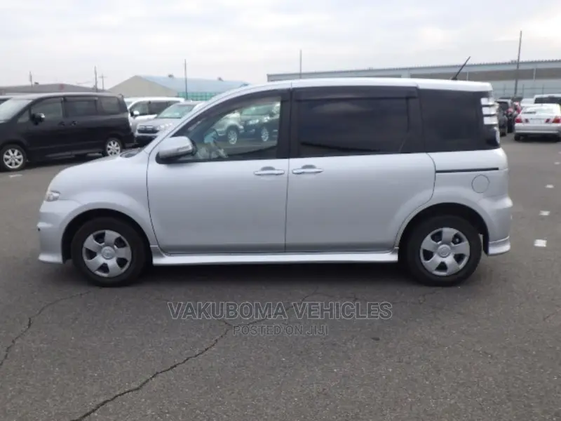 Toyota Sienta 2007 Silver