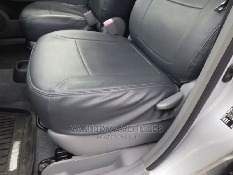 Toyota Sienta 2007 Silver