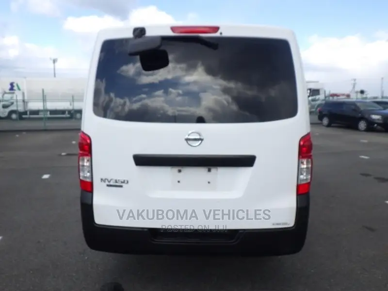 Nissan Carvan Van