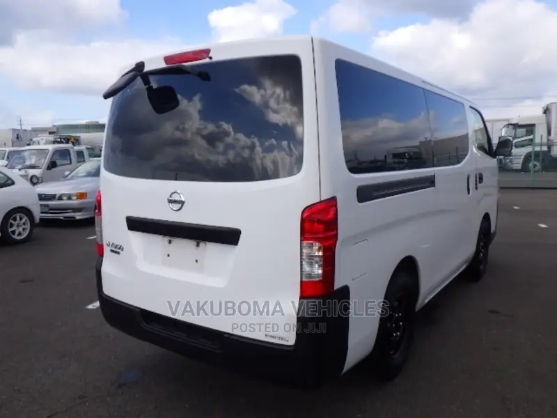 Nissan Carvan Van