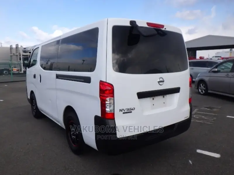 Nissan Carvan Van