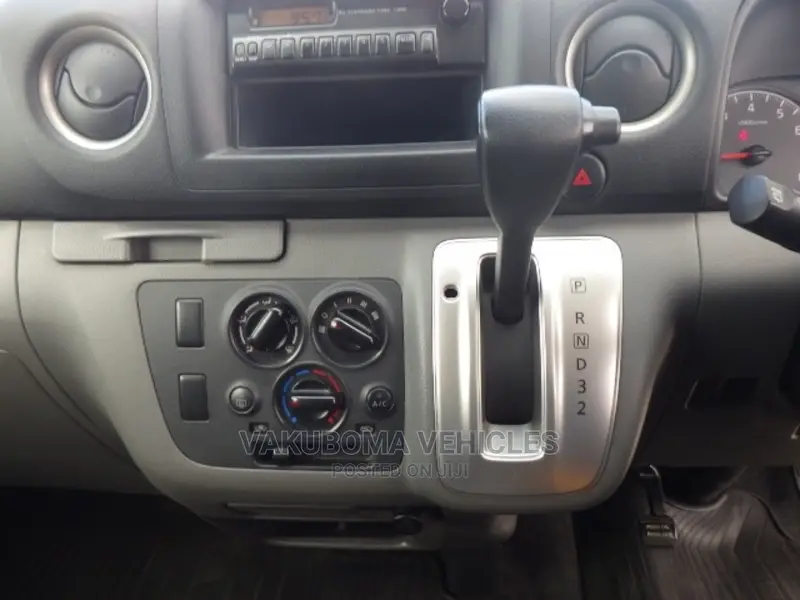 Nissan Carvan Van